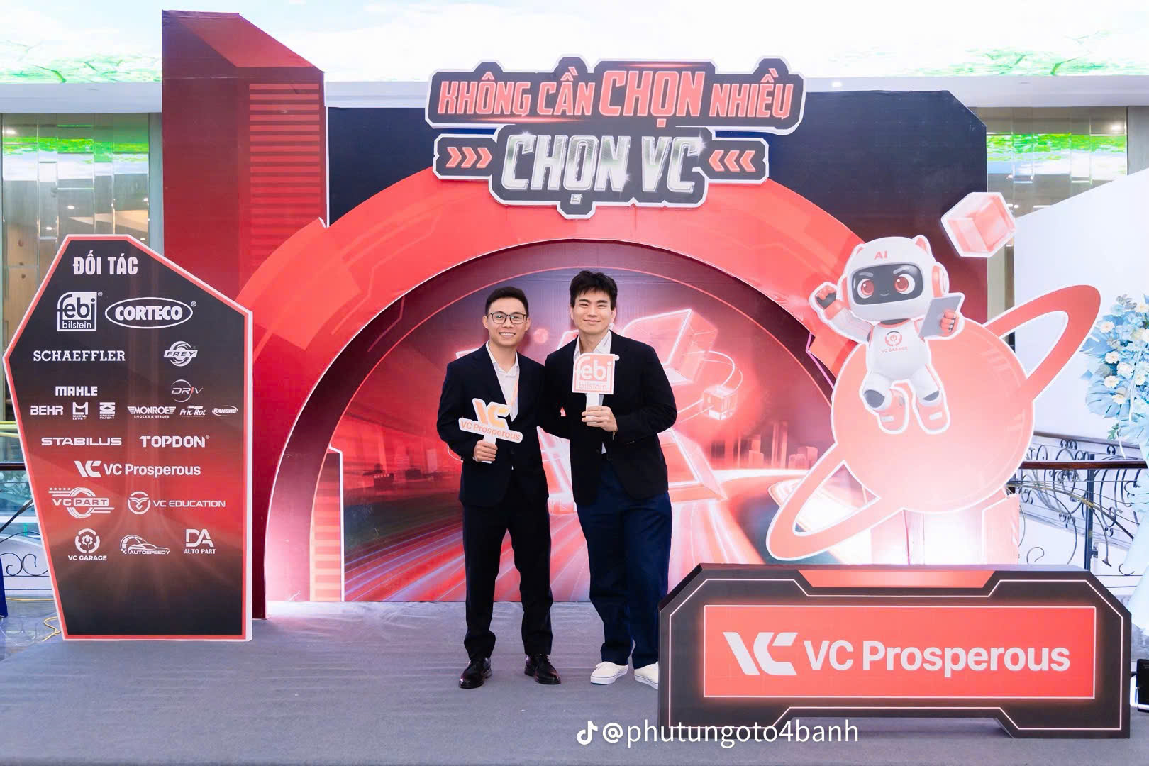 Đội ngũ VC Phồn Vinh tại sự kiện nội bộ Chọn VC
