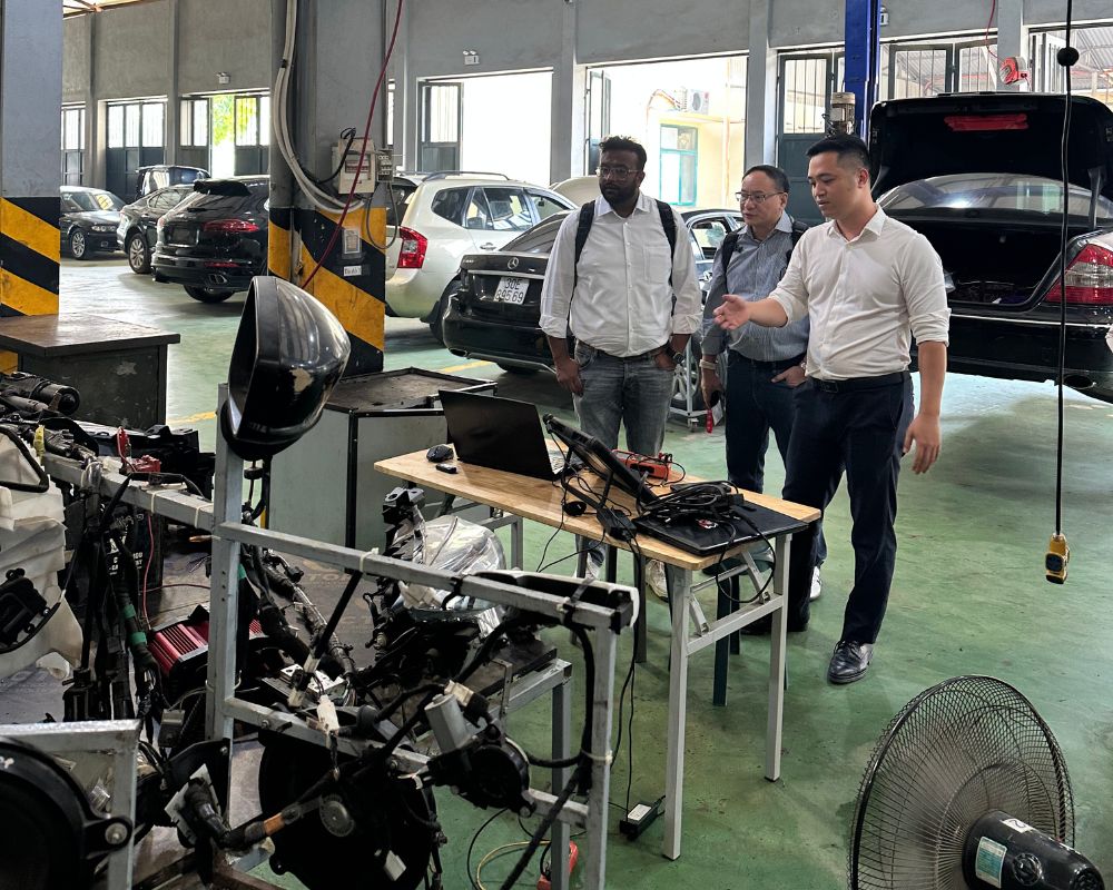 Ban lãnh đạo Febi tham quan xưởng dịch vụ của hệ sinh thái VC Phồn Vinh